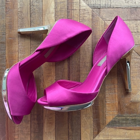 SALE‼️ BCBGMAXAZRIA peep toe high heel party shoes - Picture 1 of 6